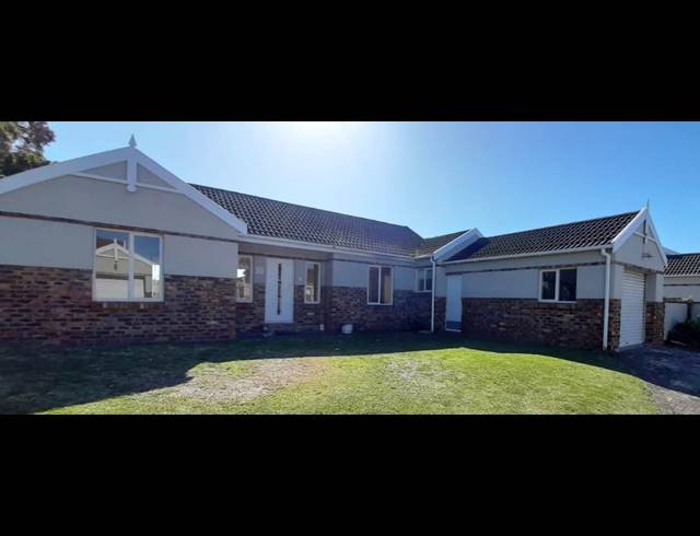 3 BEDROOM TOWNHOUSE RENTED IN LORRAINE